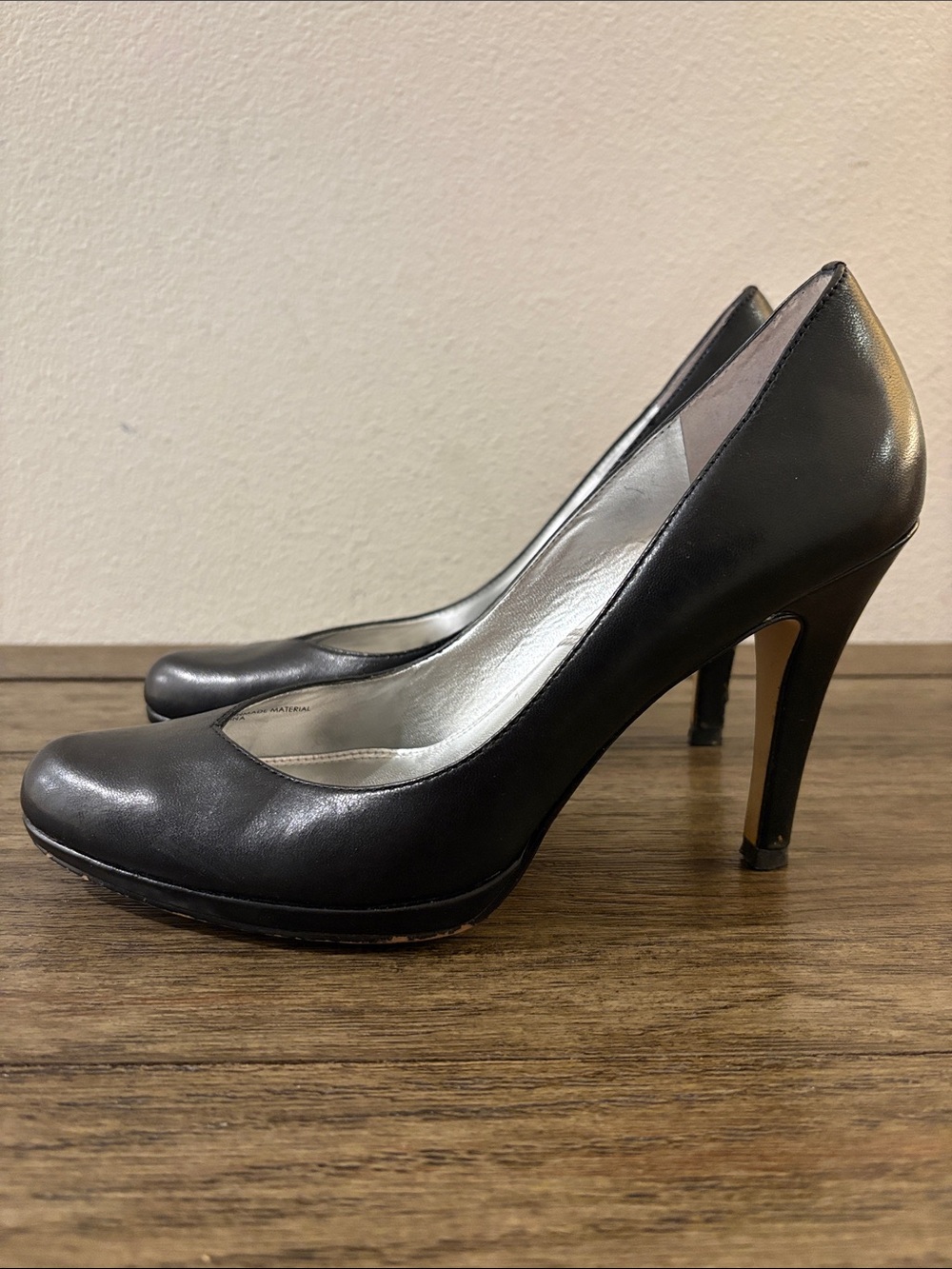 [Tahari] Black Leather High Heels Pumps Stilettos Rounded Toe Women’s 8 - Picture 4 of 11
